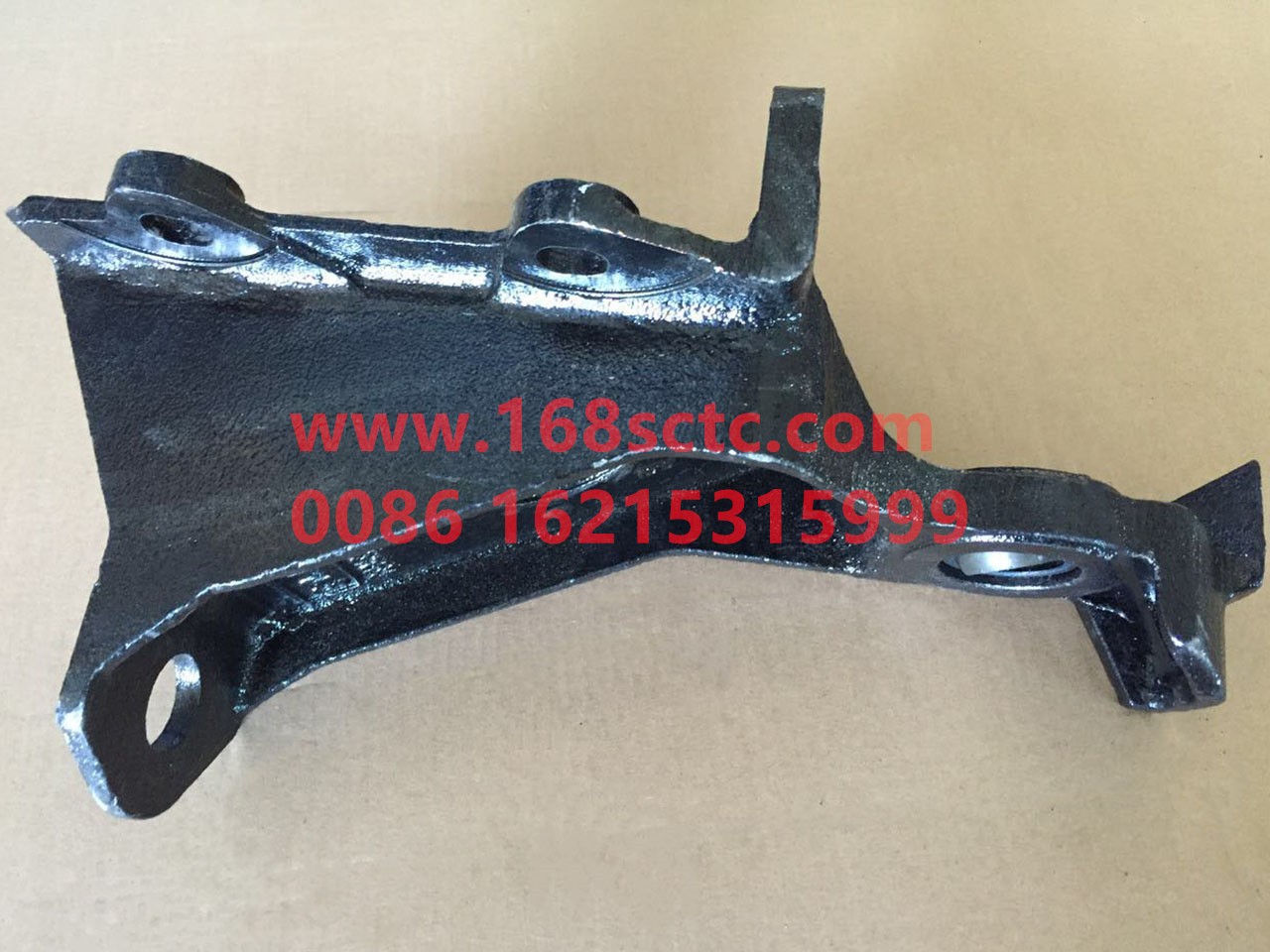 DZ13241431060-SHACMAN-Front suspension right support-DeLongF2000 2009Kuan