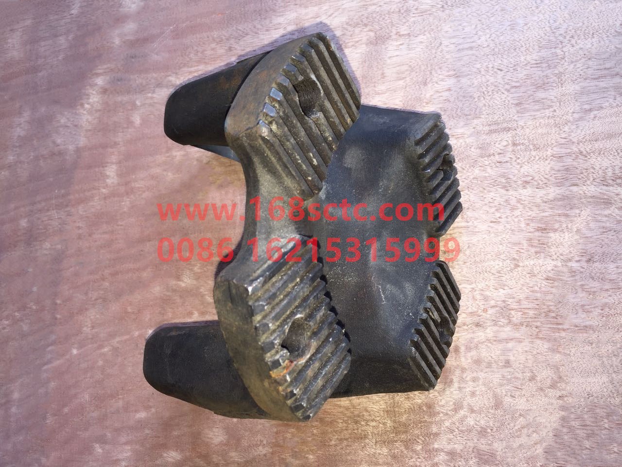 P1122922000006-01-SHACMAN-flange fork 180x4xΦ57-DeLongF3000 2009Kuan