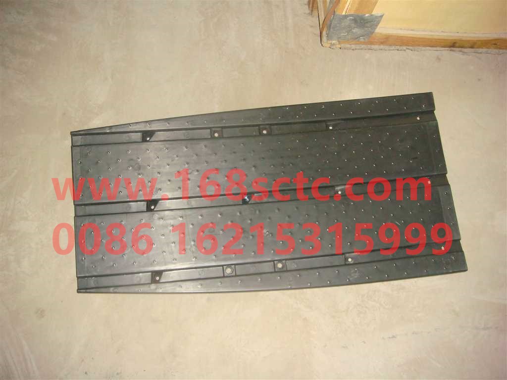 WG1664230288-SINOTRUK HOWO-Rear fender liner IIright-HaoWoA7Kuan