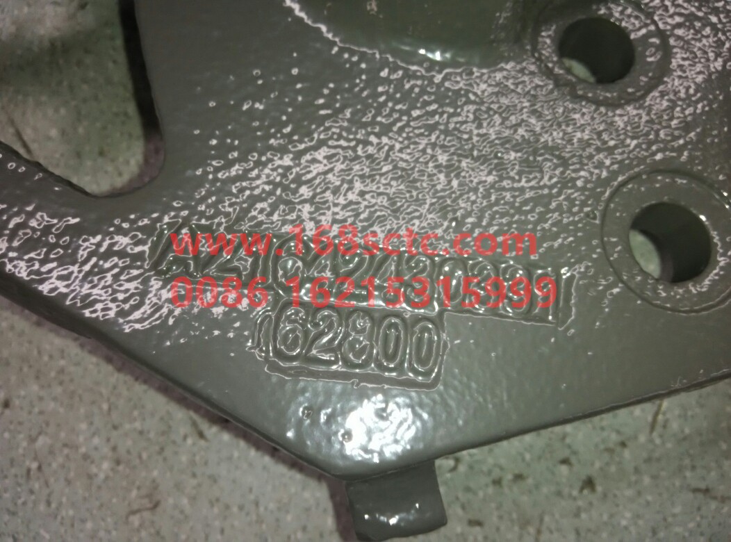 AZ1642439331-SINOTRUK HOWO-Front bracket assemblyLeft-HaoWo2013Kuan