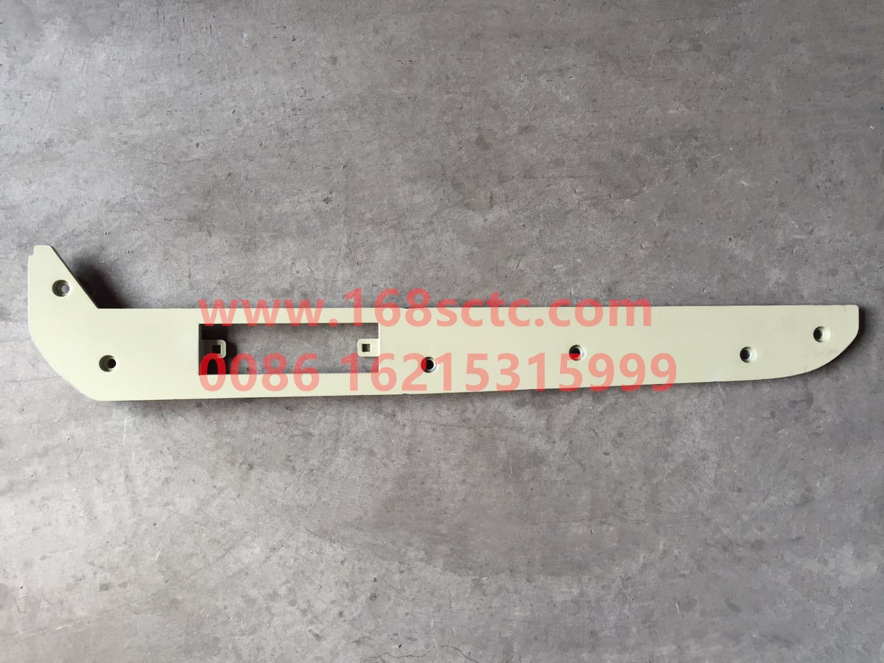 DZ93189932109-SHACMAN-turn signal fixing plateLeft-DeLongF2000 2015Kuan