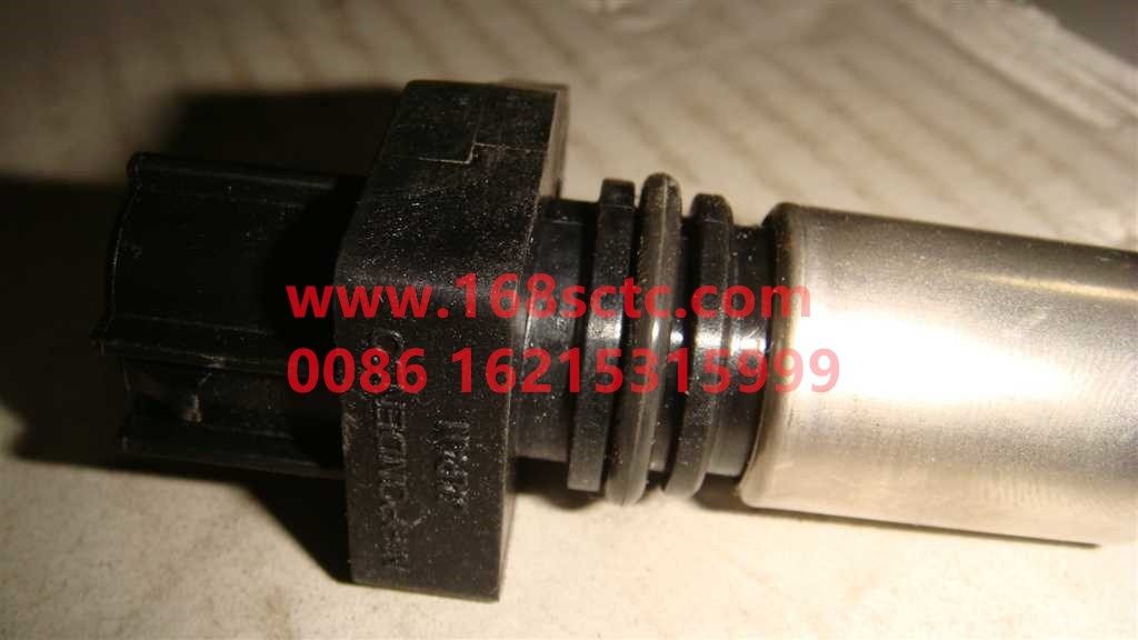 R61540090008-SINOTRUK HOWO-crankshaft speed sensor-ZhongQiFaDongJiWT615.95