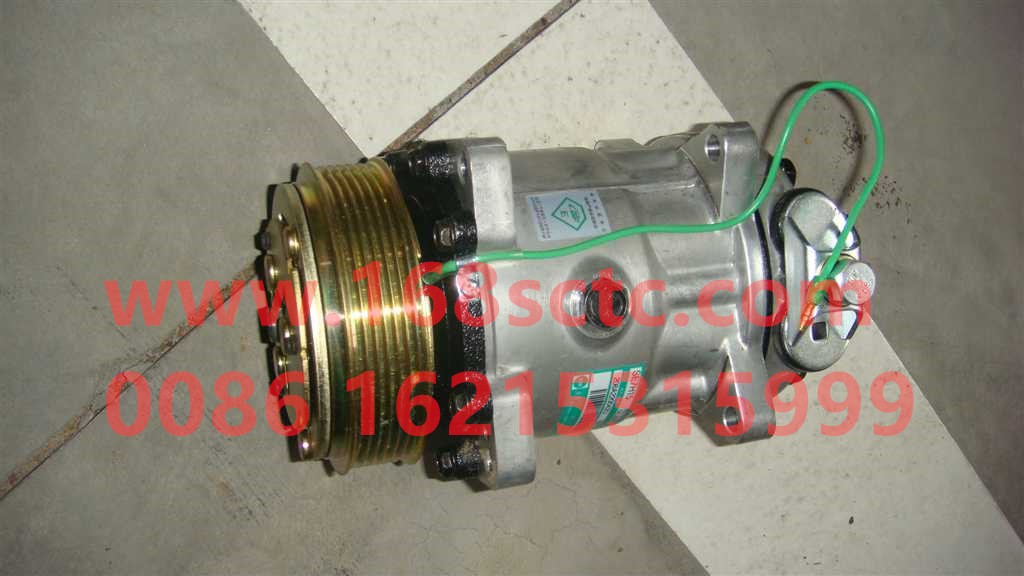 WG1095139011-SINOTRUK HOWO-Air conditioner compressor without dust cover V-belt type 6PK1020-ZhongQiFaDongJiWD615.67