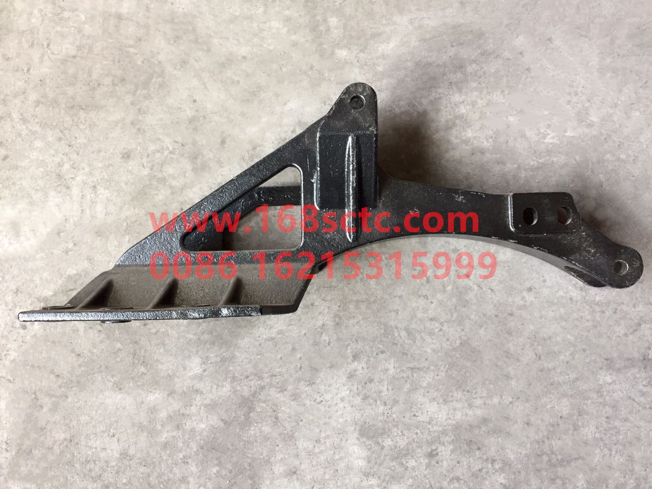 DZ13241440147-SHACMAN-Suspension bracket left-DeLongF2000 2010Kuan