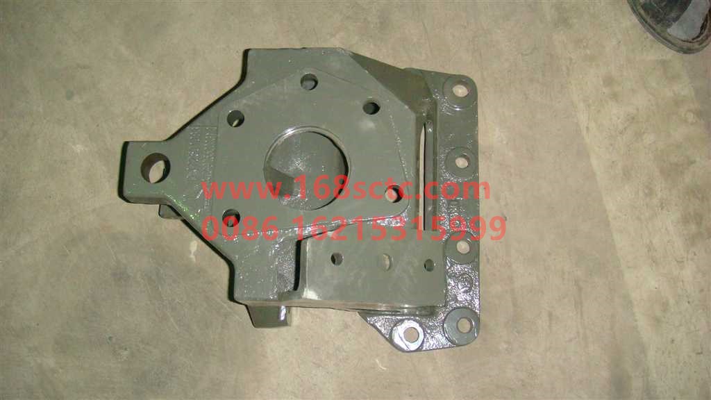 WG9925520031-SINOTRUK HOWO-Front spring front bracket right-HaoWoA7Kuan