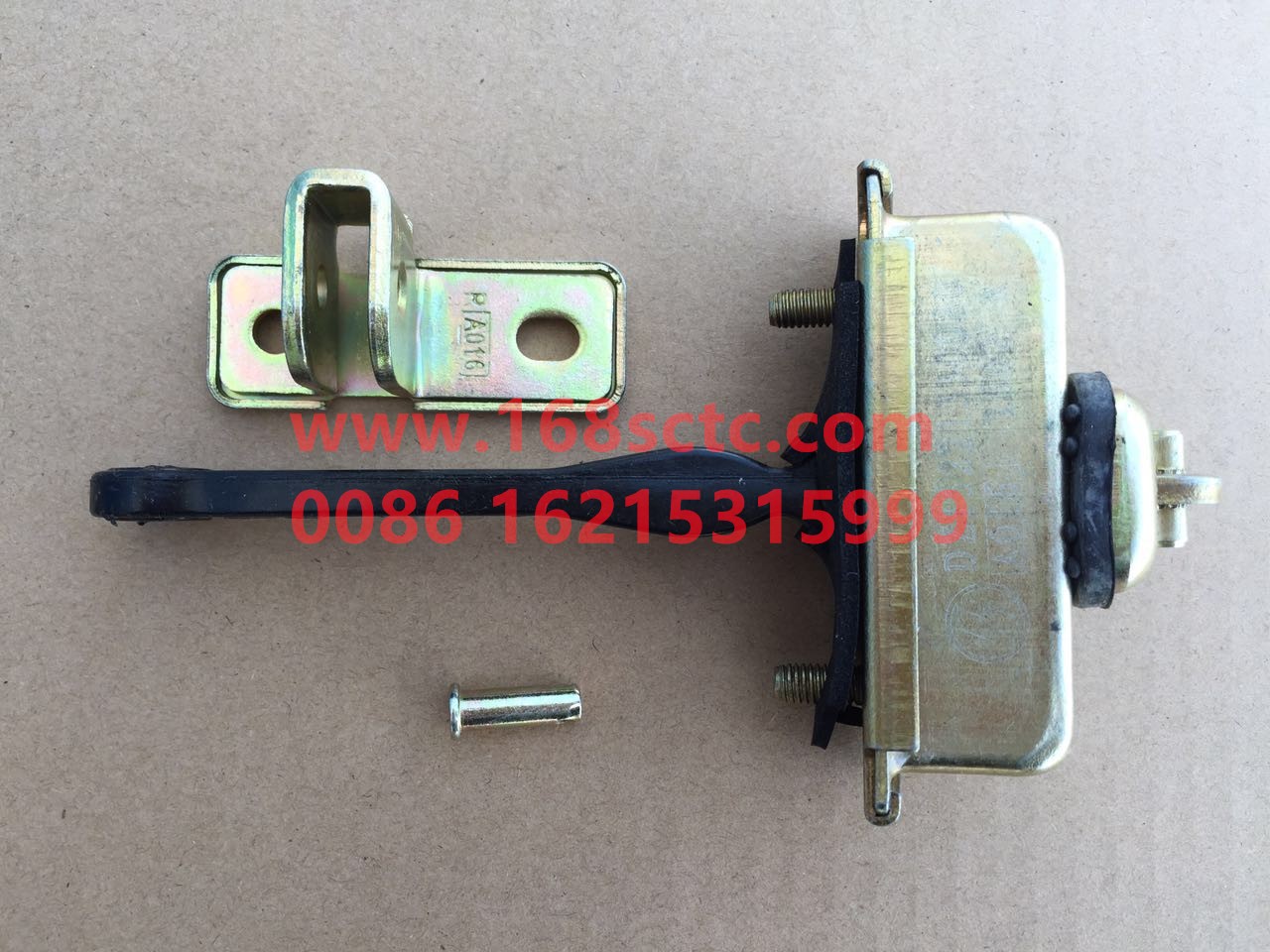 DZ15221330080-SHACMAN-Door stopper right (HP22406120172)-DeLongXinM3000 2013Kuan