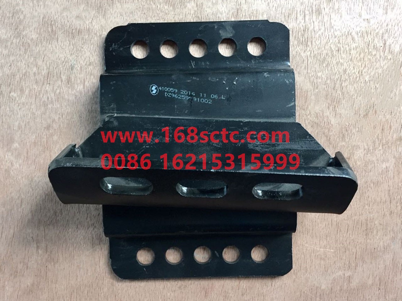 DZ96259591002-SHACMAN-Right bracket assembly-DeLongXinM3000 2013Kuan