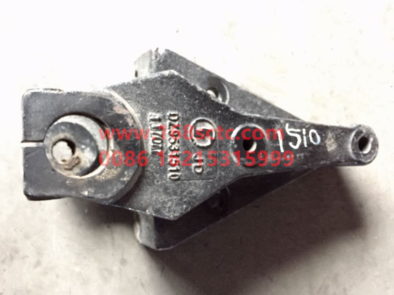 DZ95319521510-SHACMAN-front spring front bracket-DeLongF3000 2015Kuan