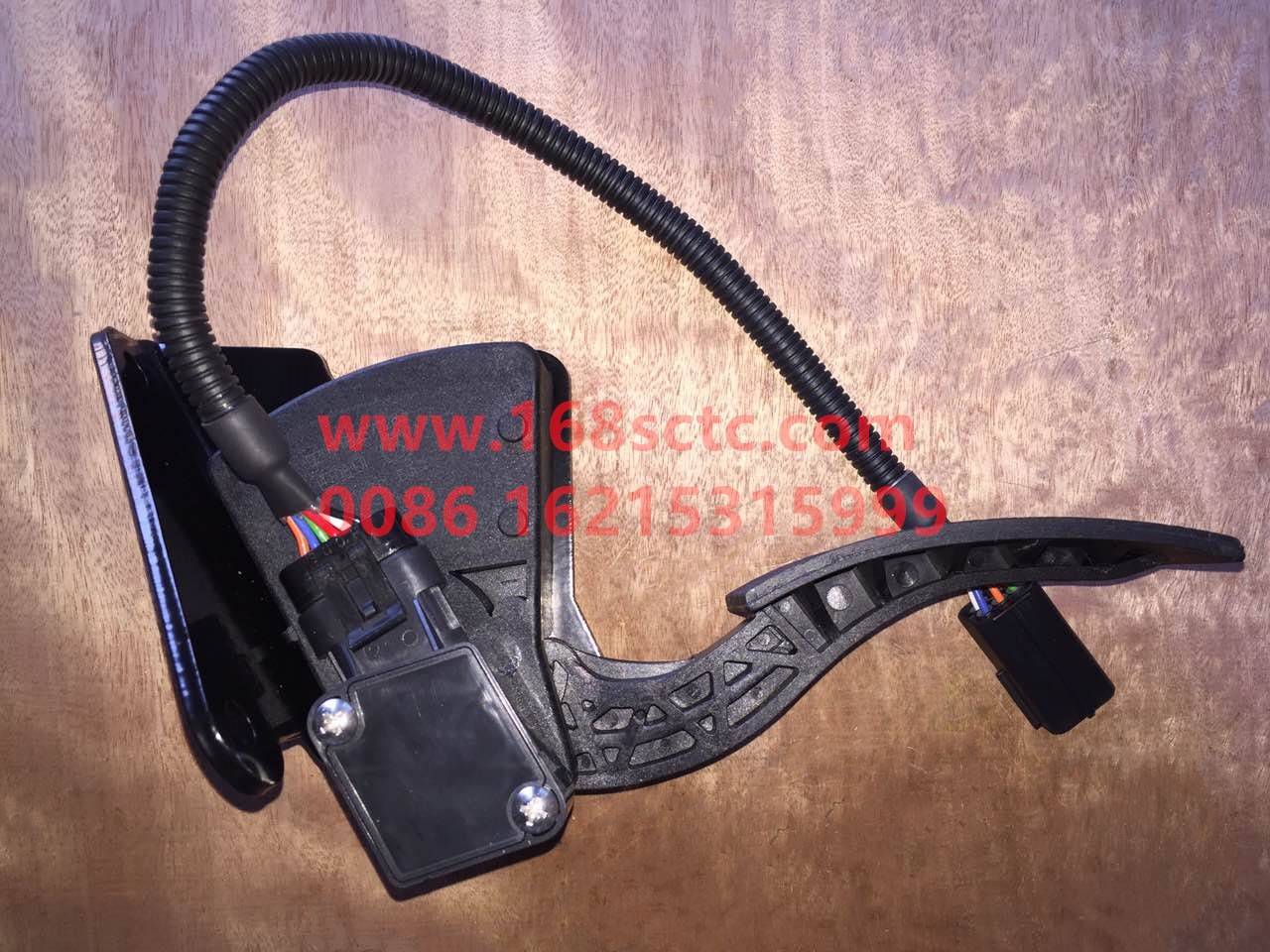 DZ97189570283-SHACMAN-accelerator pedal assembly-DeLongX3000 2013Kuan