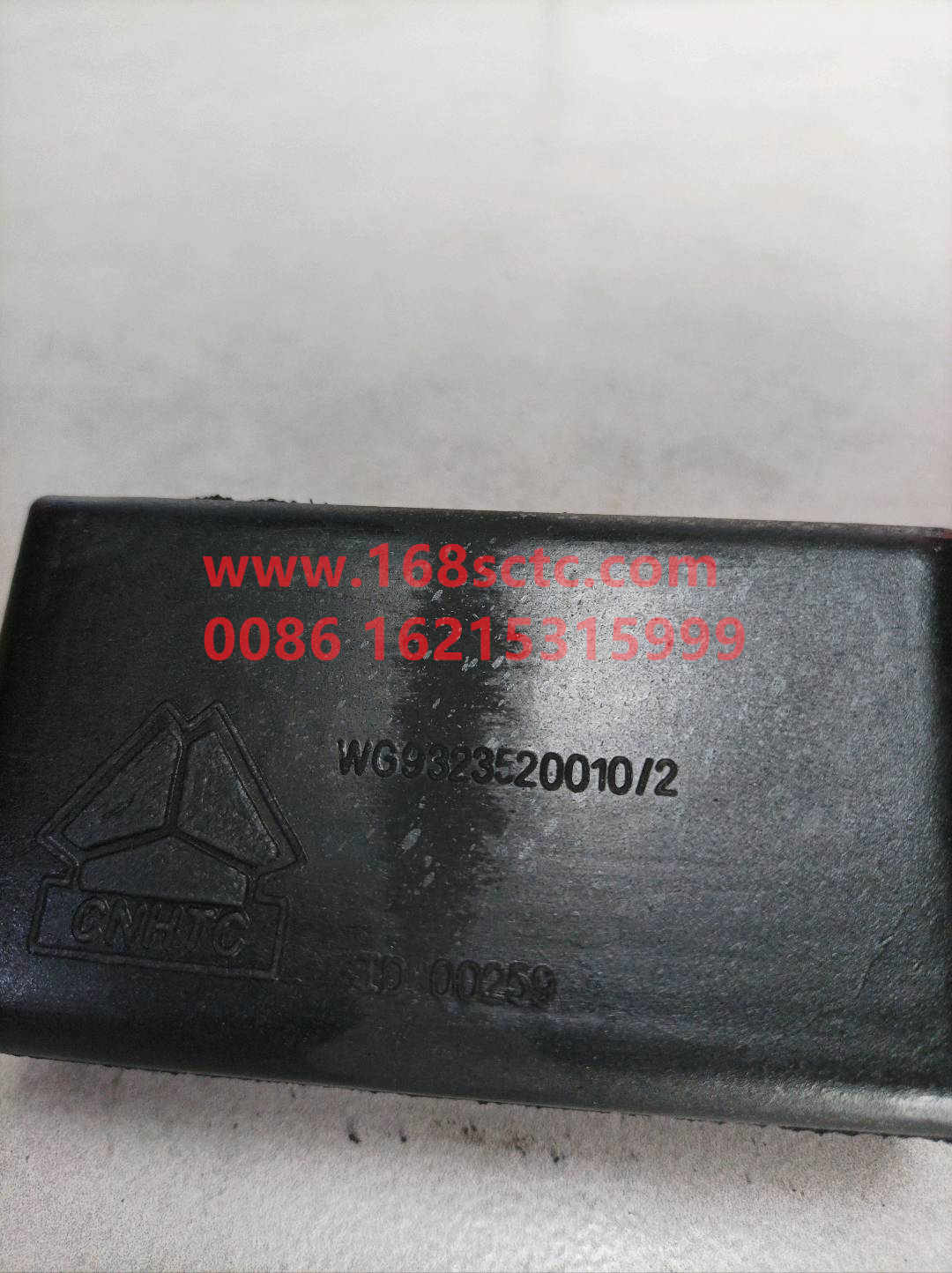WG9323520010-SINOTRUK HOWO-Front steel plate rubber buffer blocksquare-HaoWo2013Kuan