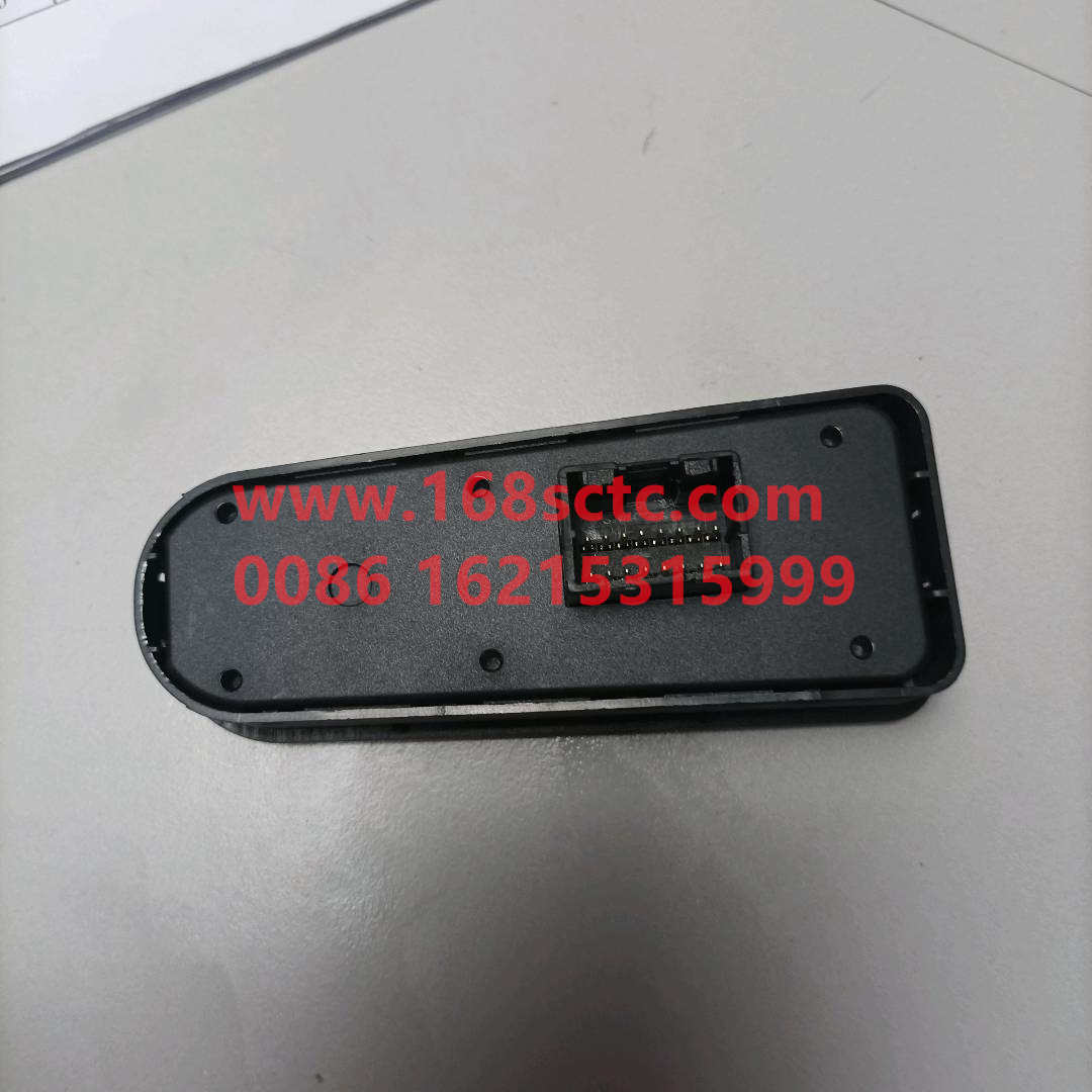 WG1664331062-SINOTRUK HOWO-door switch panelright-HaoWoT7HKuan